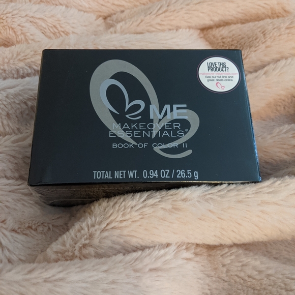 Book of Colour Makeup - Picture 3 of 3